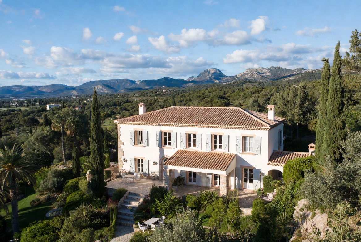 Envie d'investir en Corse ? Rendez-vous sur immotopic.com.