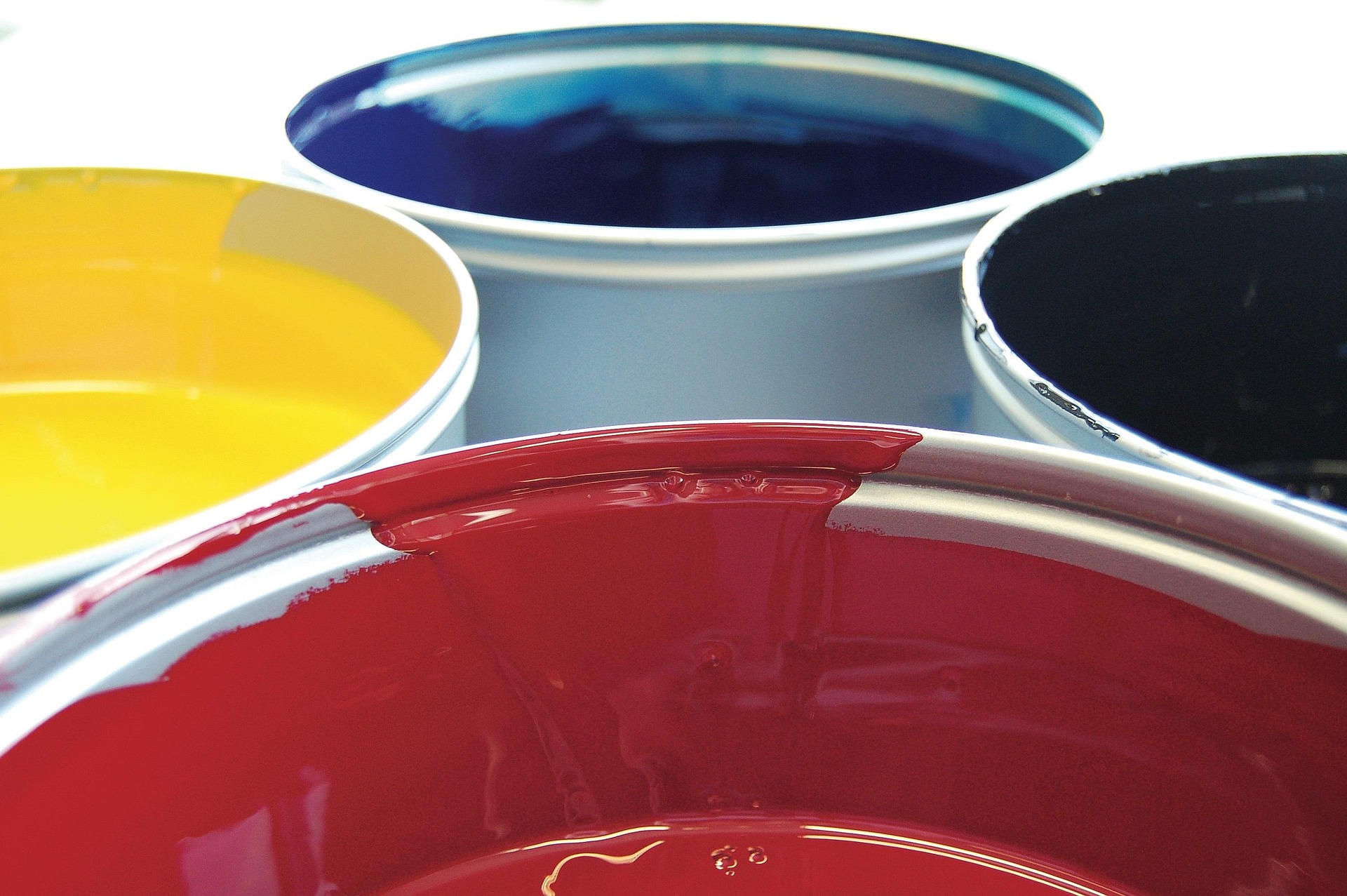 Besoin d'une peinture de qualité ? Rendez-vous sur districolor.fr