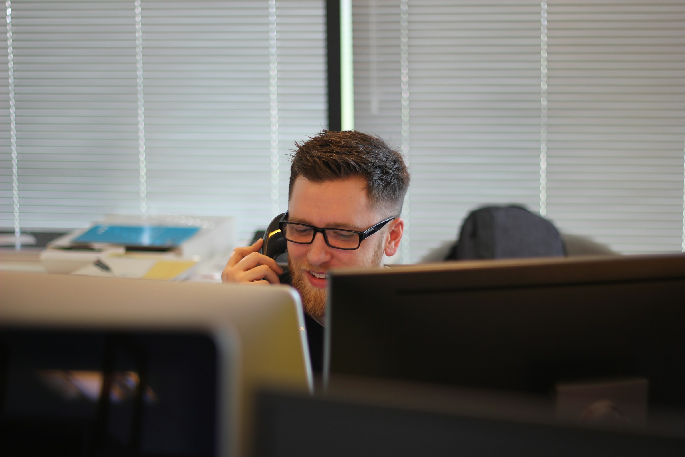 Contactez des conseillers rapides et efficaces au 118918