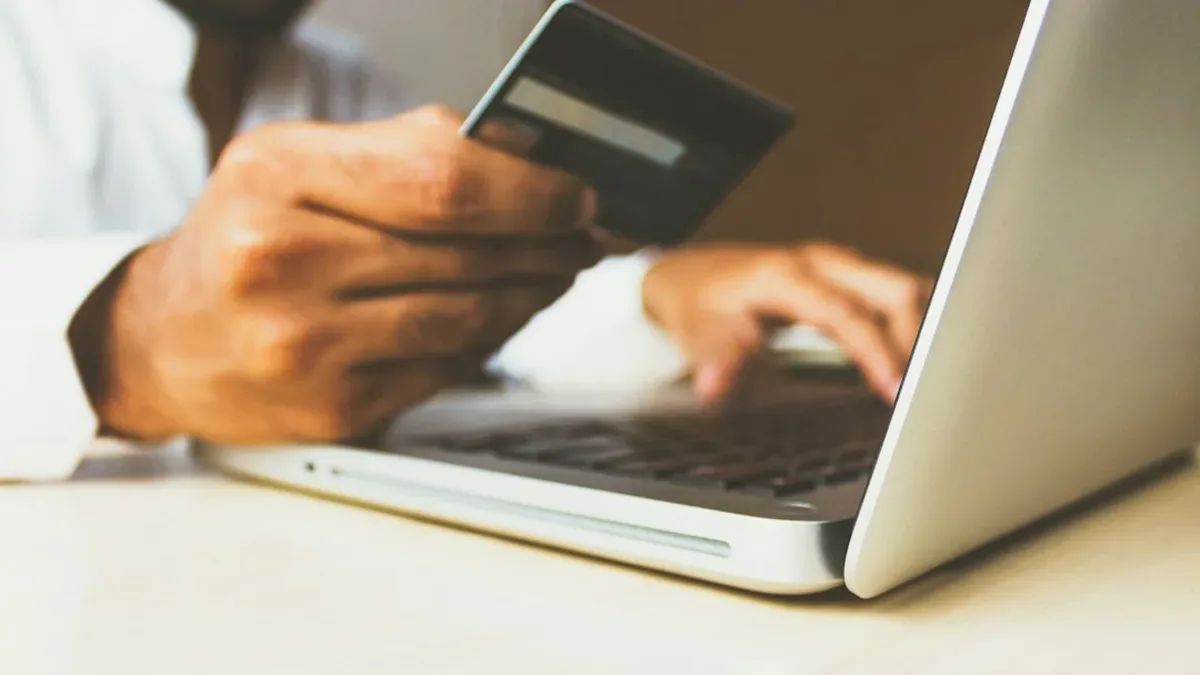 arnaque par internet — Arnaque par internet : repérer le piège avant de payer